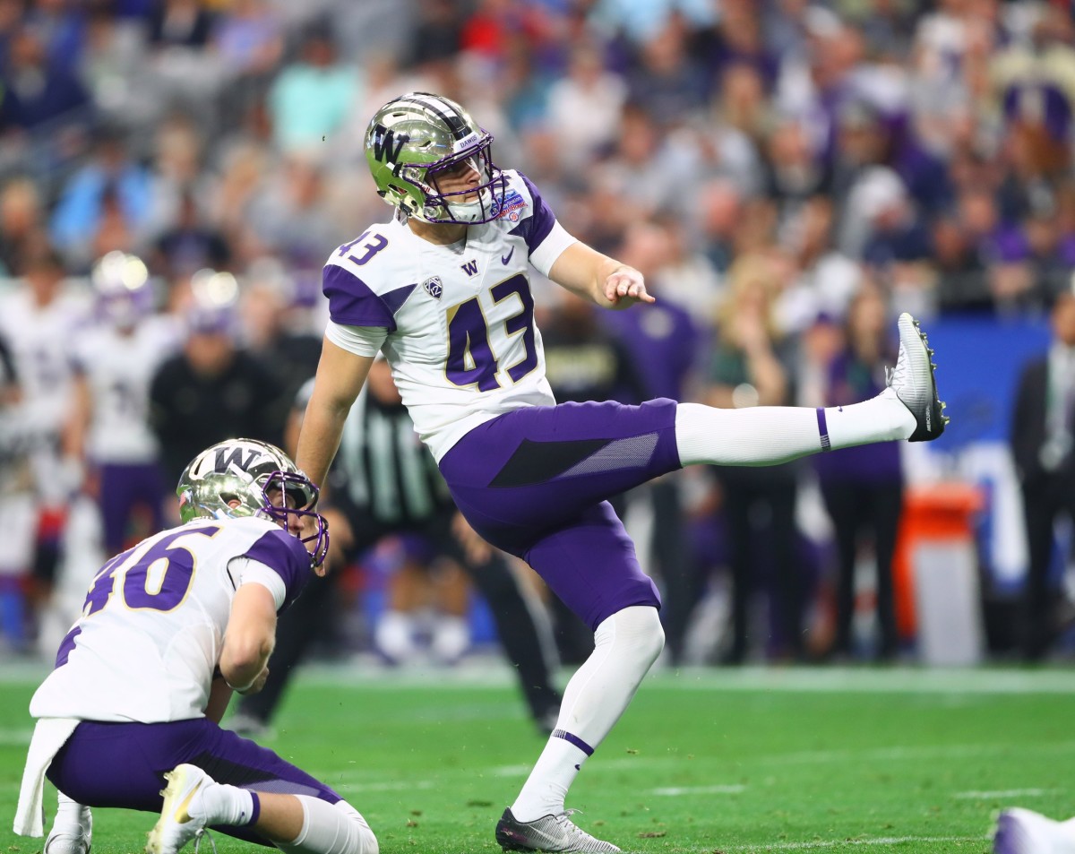 Tristan Vizcaino kicked for the UW from 2014 to '17.