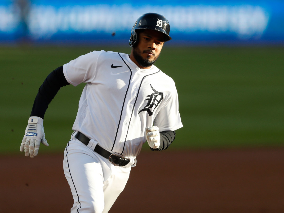 Jeimer Candelario running