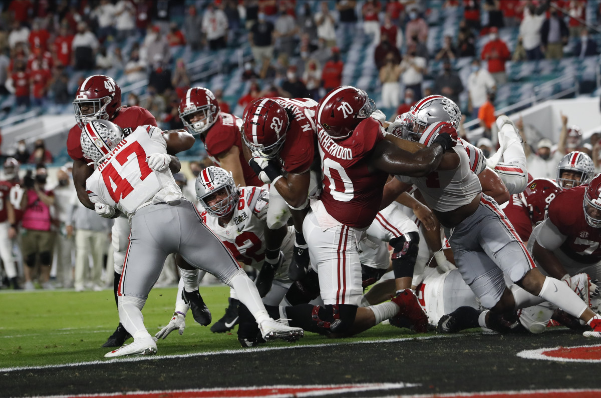 January 11, 2021 Alabama running back Najee Harris and offensive lineman Alex Leatherwood in the CFP National Championship in Miami, FL.