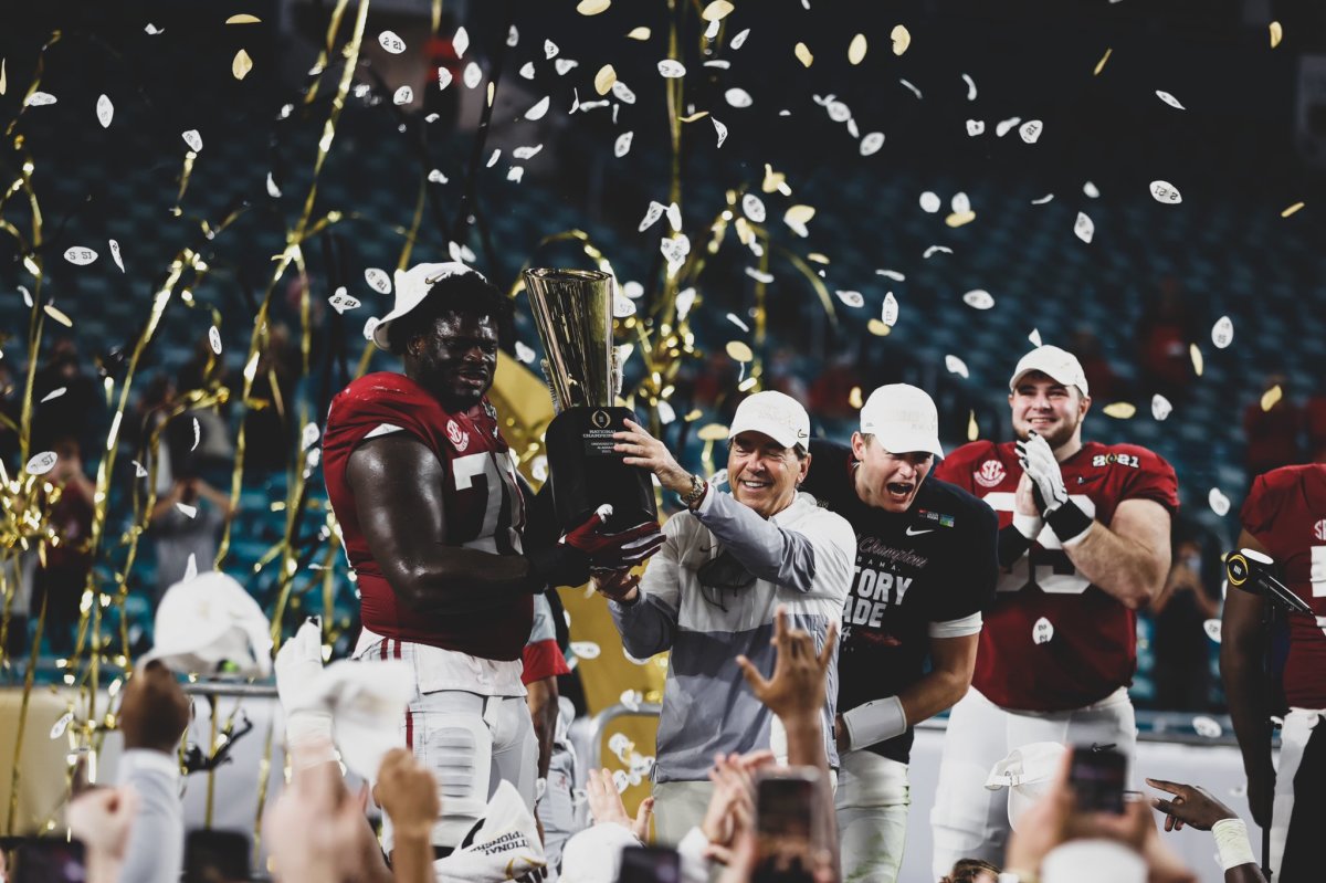 Alabama 2021 national championship trophy celebration