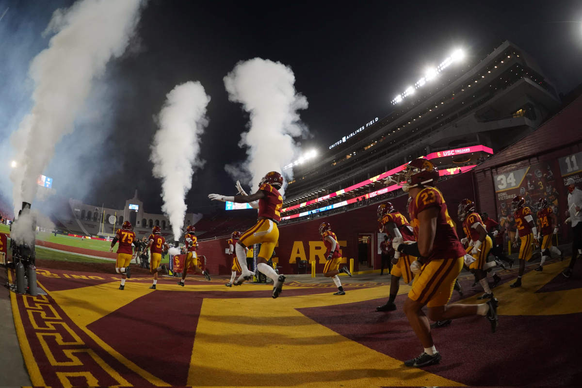 USC Offers 2023 Wide Receiver - Sports Illustrated USC Trojans News