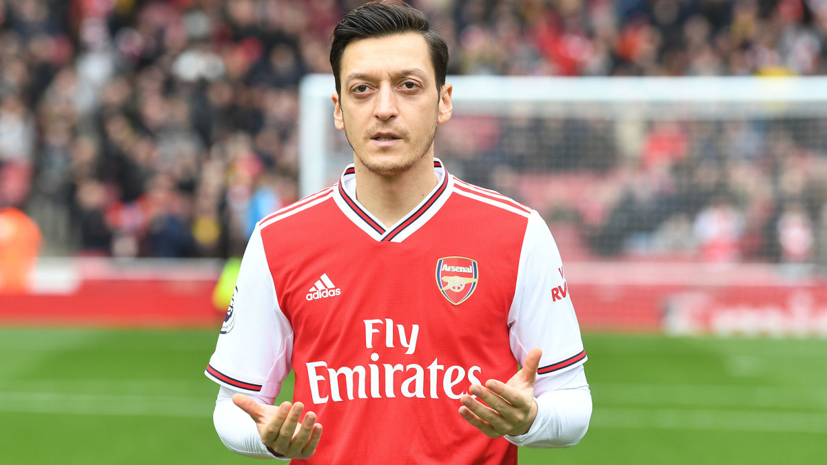Mesut Ozil leaves Arsenal for Fenerbahce