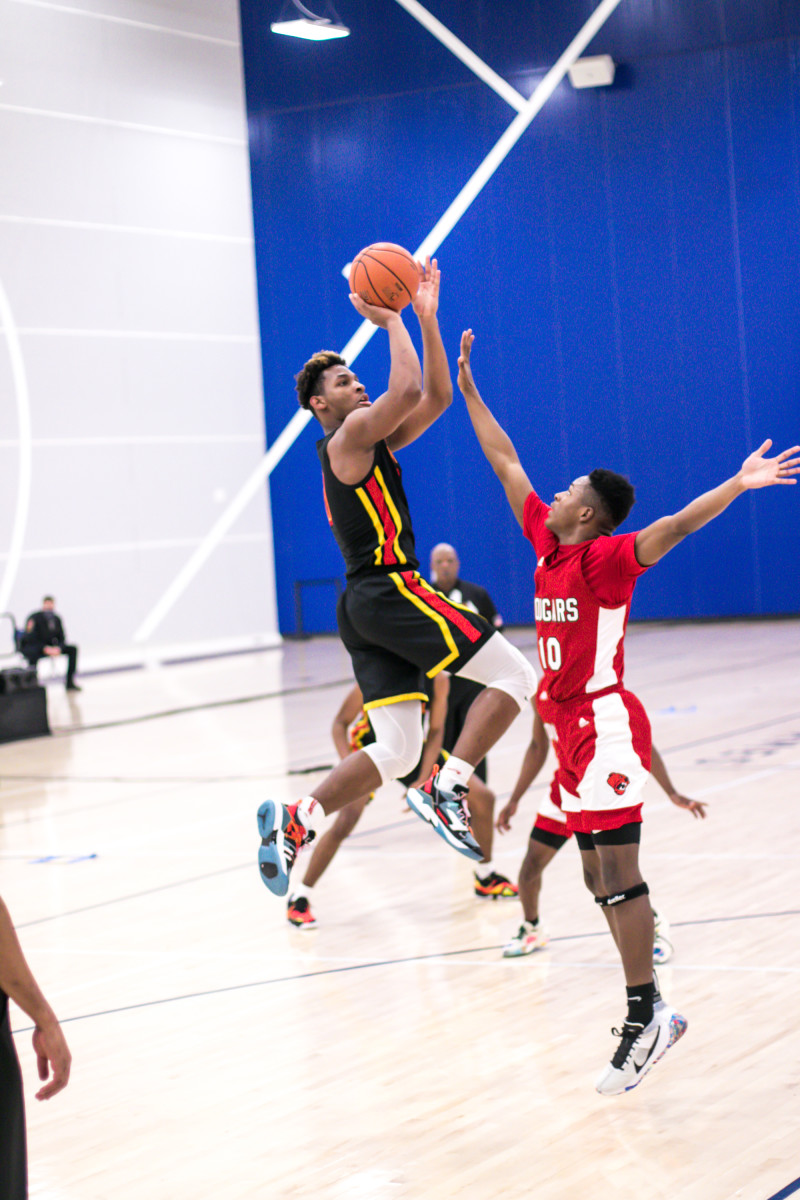 MJ Rice has been dominant for Oak Hill this season. (Photo: NIBC)