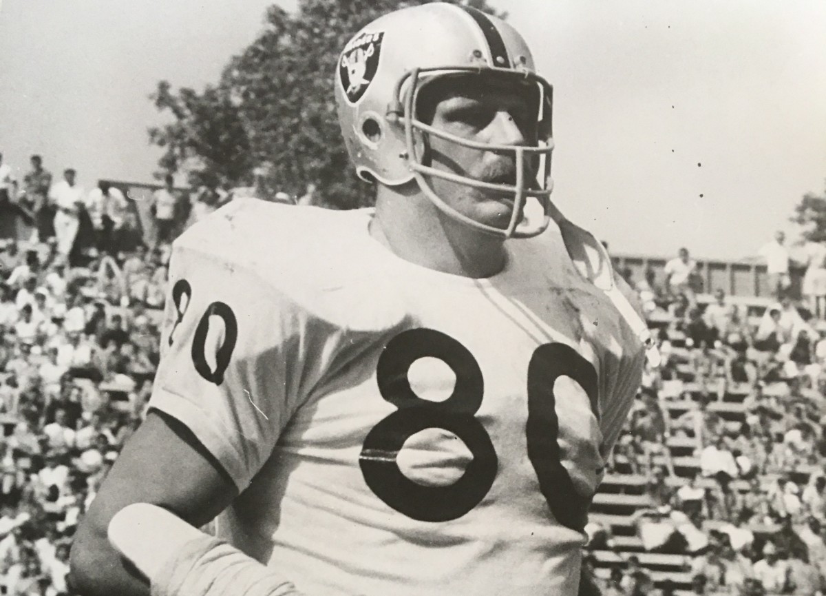 Ben Davidson was the first Husky to appear in a Super Bowl.