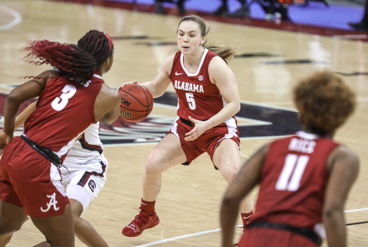 Senior Guards Hannah Barber, Megan Abrams Now the Faces of Alabama