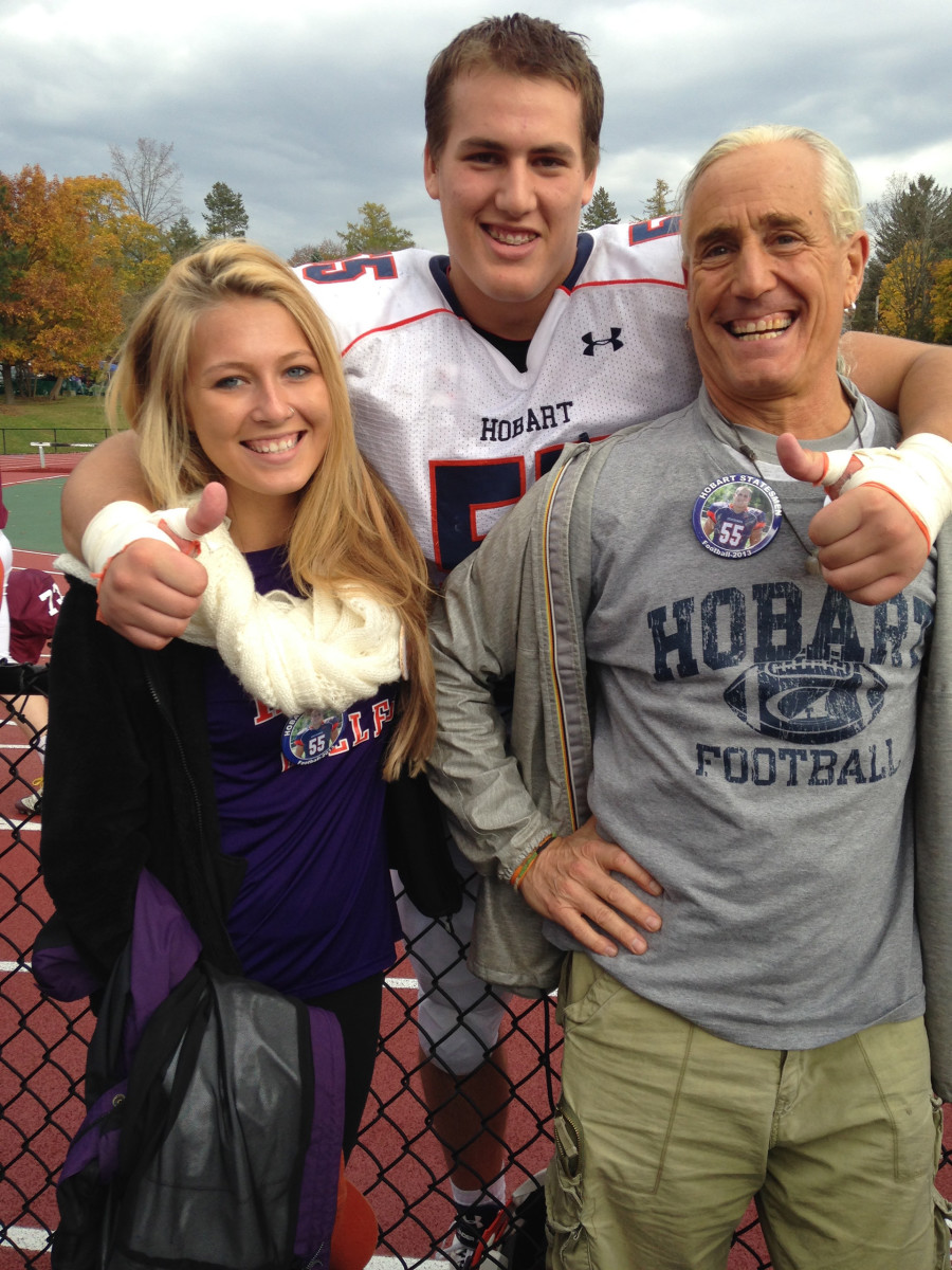 Bucs guard Ali Marpet, in a post-game photo with his father Bill and his sister Zena, after playing in a Hobart College game