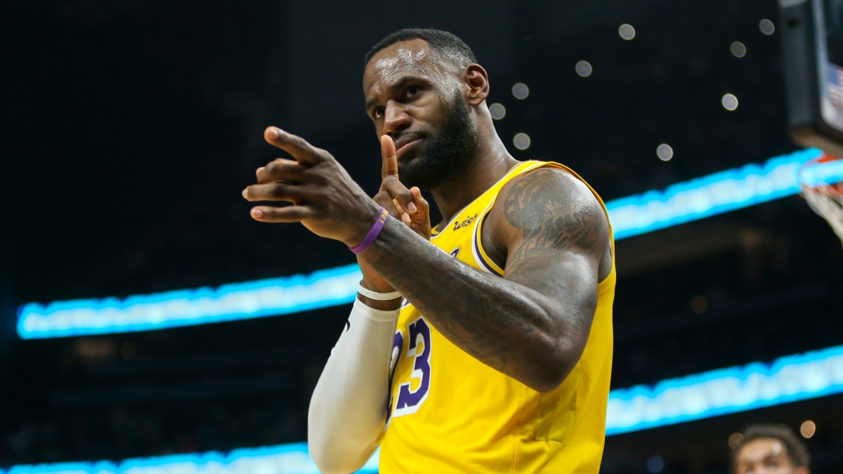 LeBron James Has Verbal Spat With Fan Court Side.