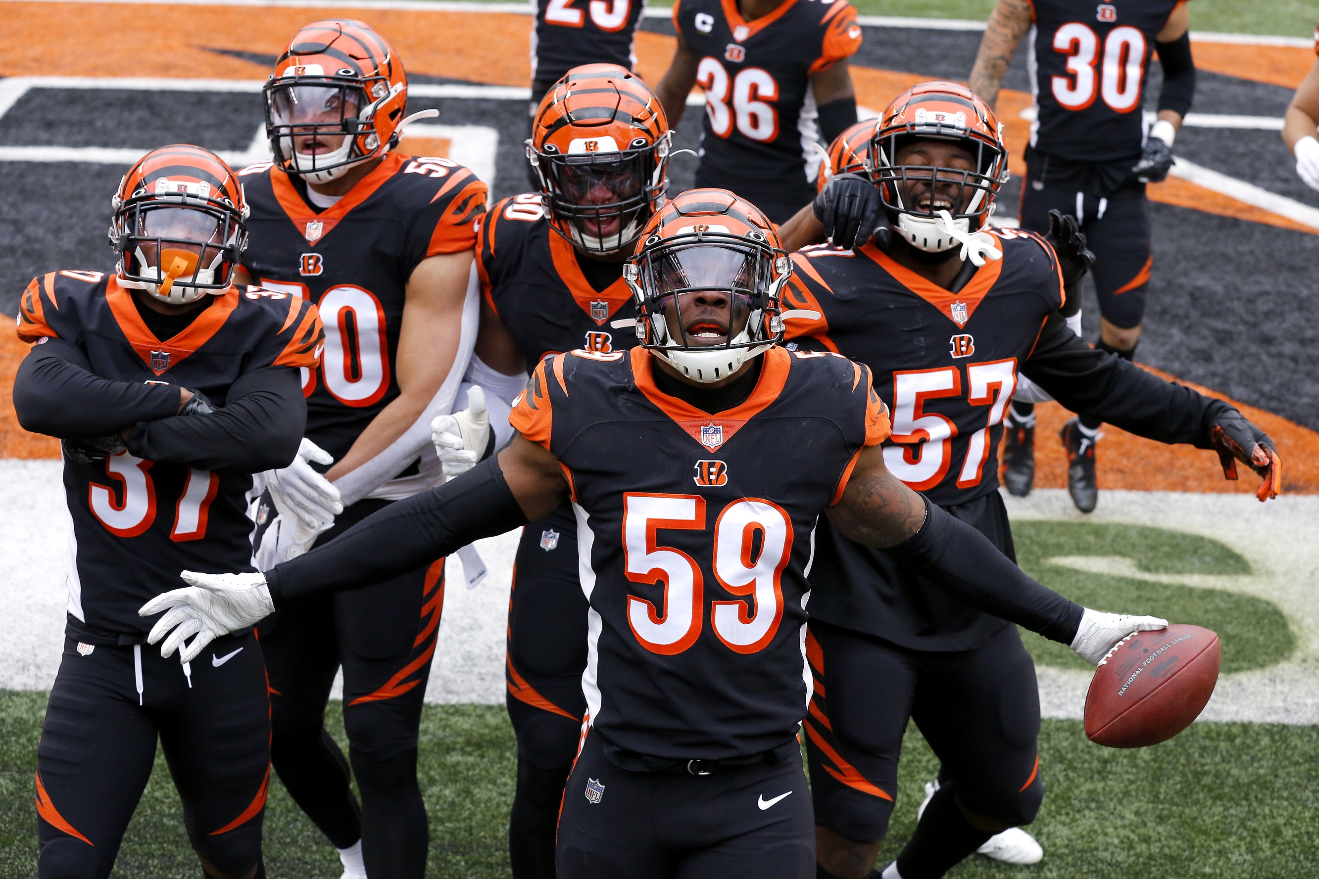 Cincinnati Bengals linebacker Akeem Davis-Gaither Flashes Potential in