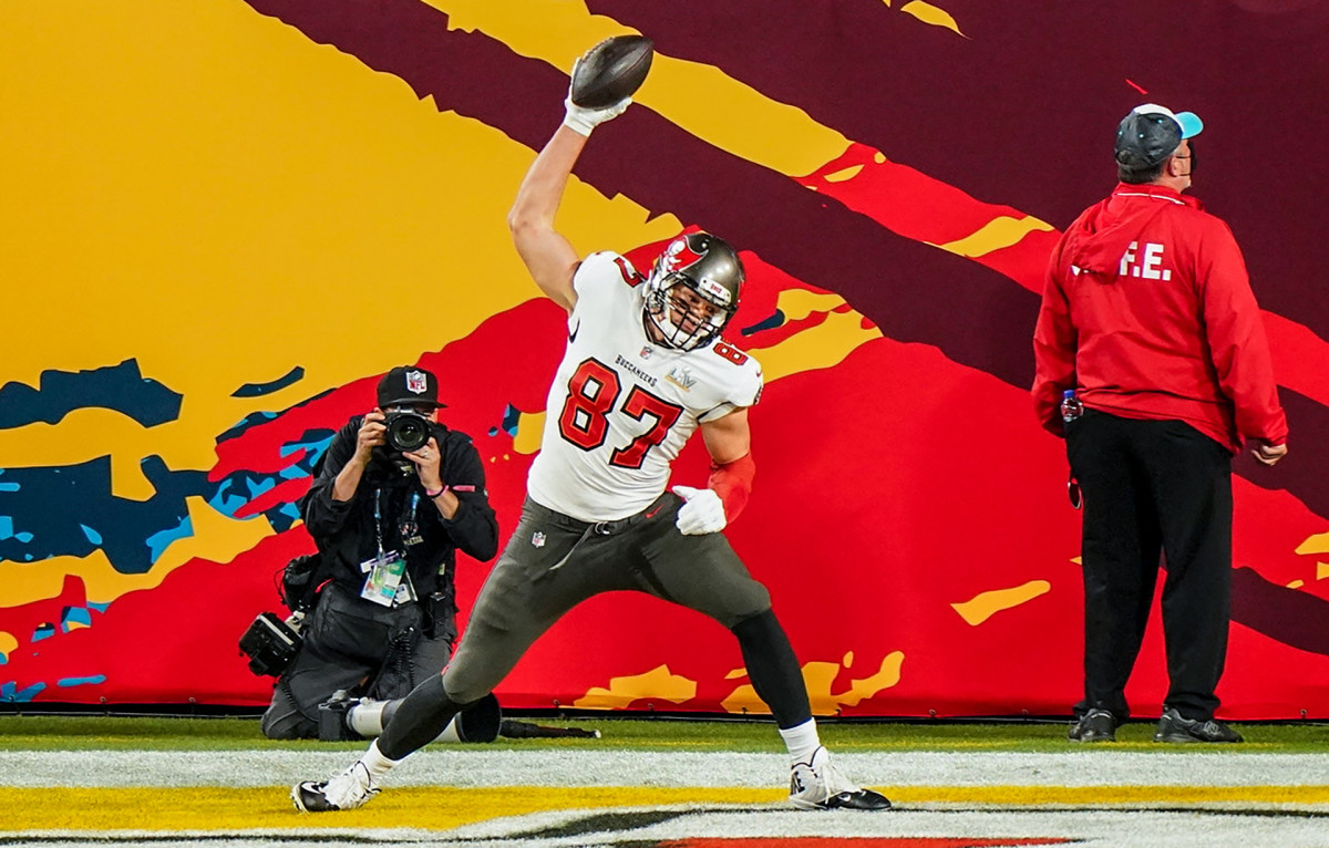 Rob Gronkowski celebrates the first touchdown of Super Bowl LV