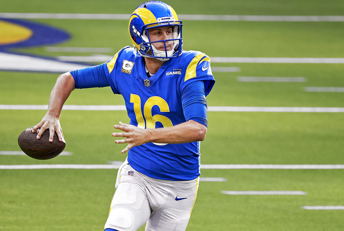 Rams QB Jared Goff prepares to throw a pass during a game in the 2020 season