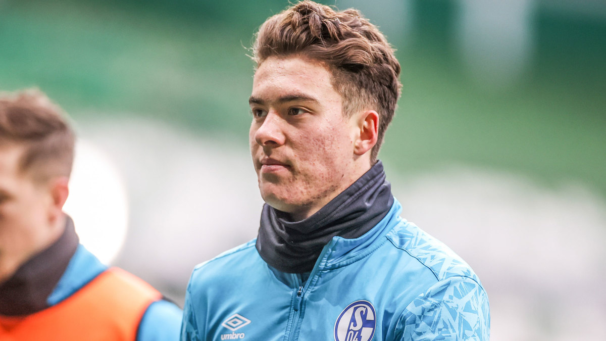 Schalke and U.S. forward Matthew Hoppe