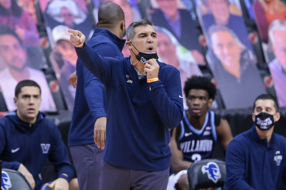 Saturday NCAA Basketball Betting Spotlight Three Top 25 Matchups, Odds