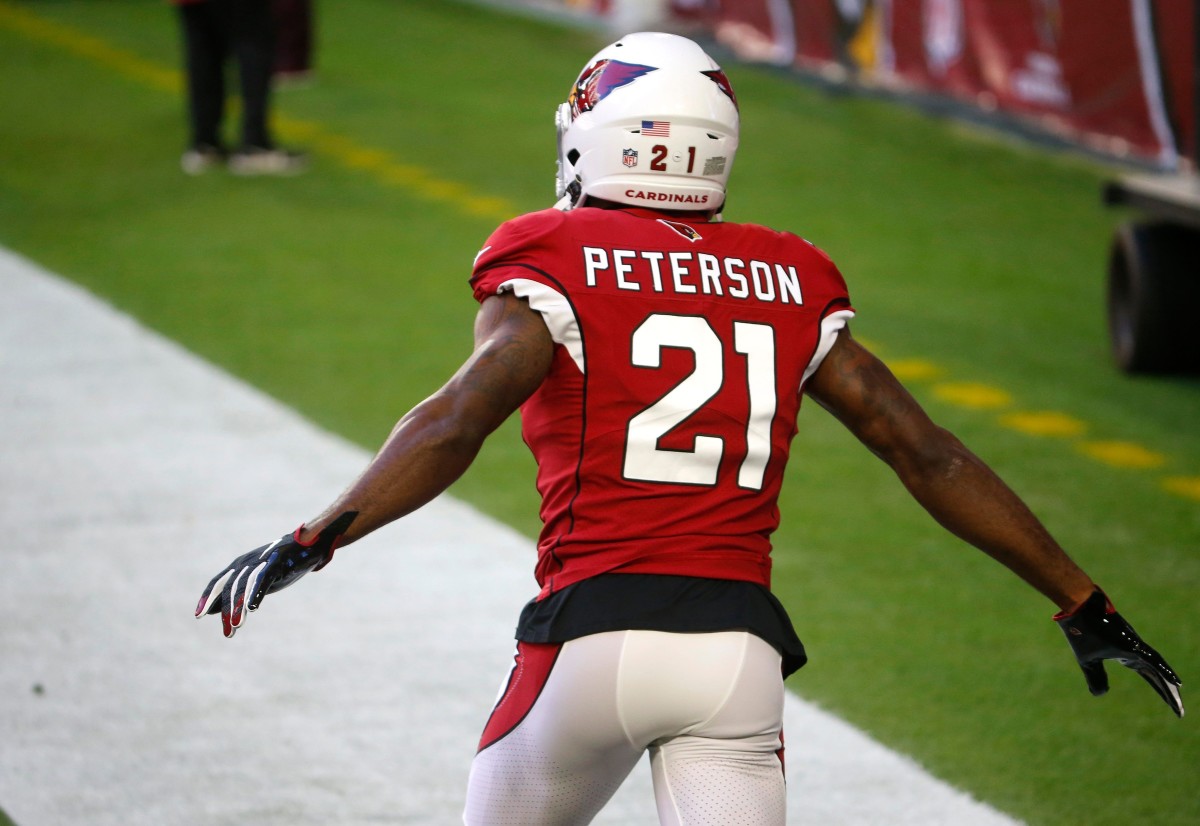 Cardinals' Patrick Peterson (21) takes the field before a game against the Eagles at State Farm Stadium in Glendale, Ariz. on Dec. 20, 2020. Cardinals Vs Eagles