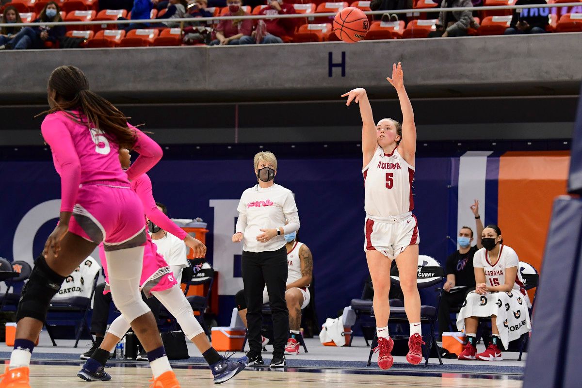 Hannah Barber and Kristy Curry wbb aub vs ala 20210214 SL1_9935 edited