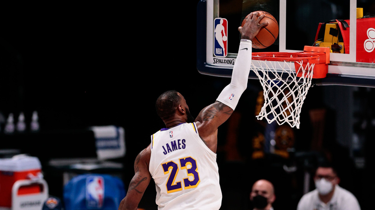 LeBron James dunks from free-throw line 