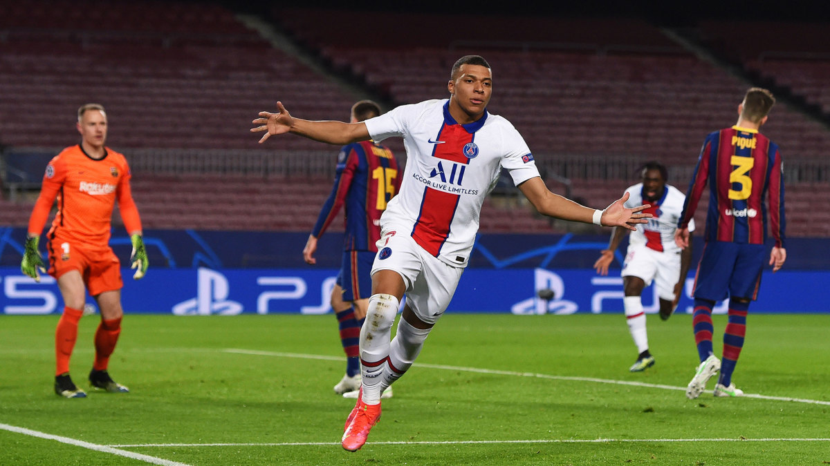 Kylian Mbappe scores for PSG vs Barcelona