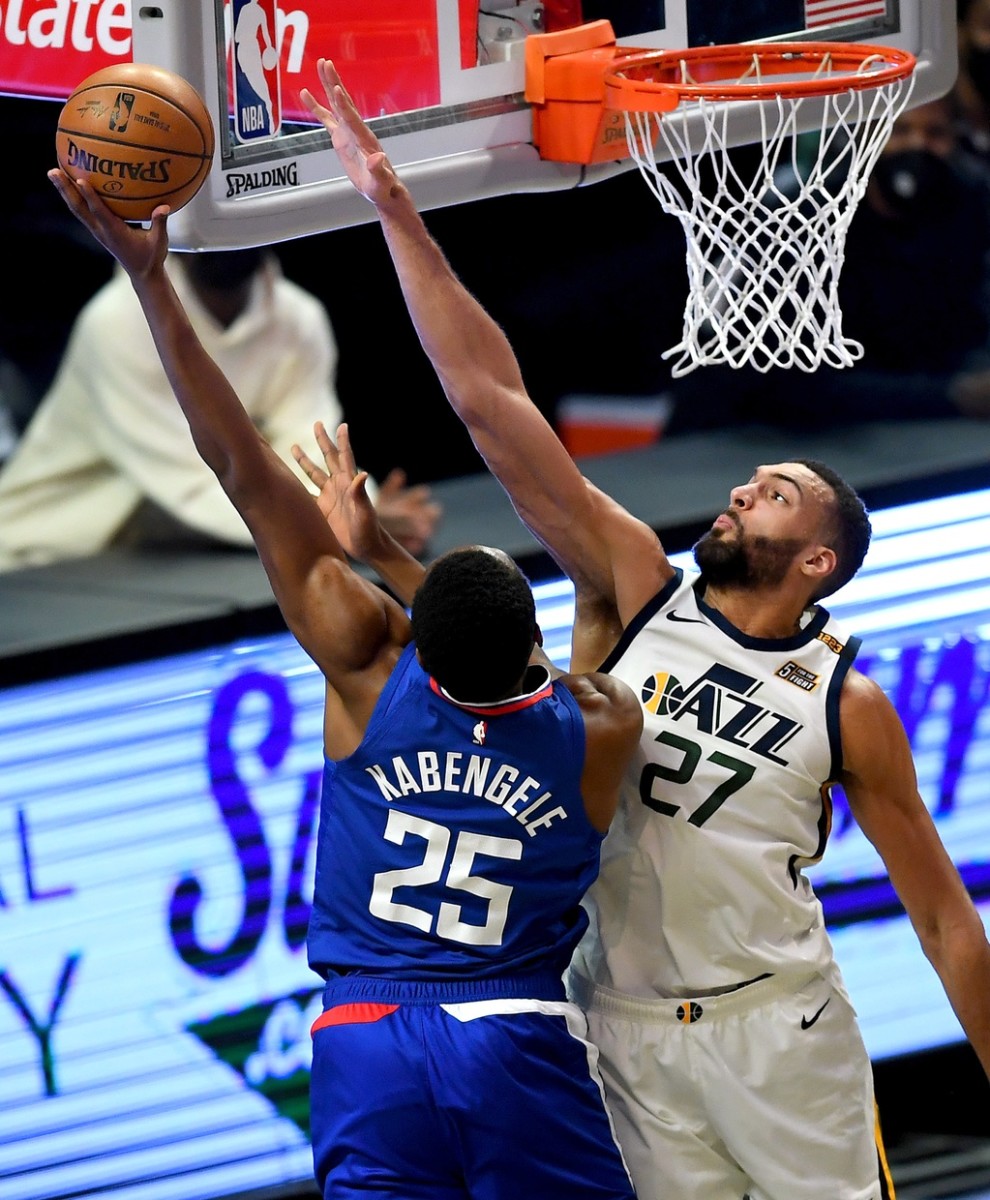 Rudy Gobert (27) goes to block a shot on Wednesday night against the LA Clippers