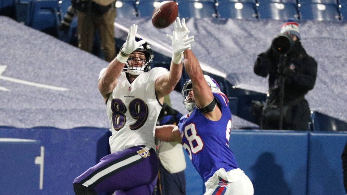 Milano breaks up a pass intended for the Ravens' Mark Andrews. 