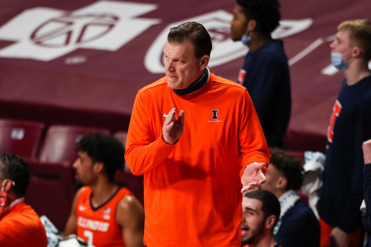 Illinois Fighting Illini head coach Brad Underwood looks on in the first half during a game against the Minnesota Golden Gophers at Williams Arena.