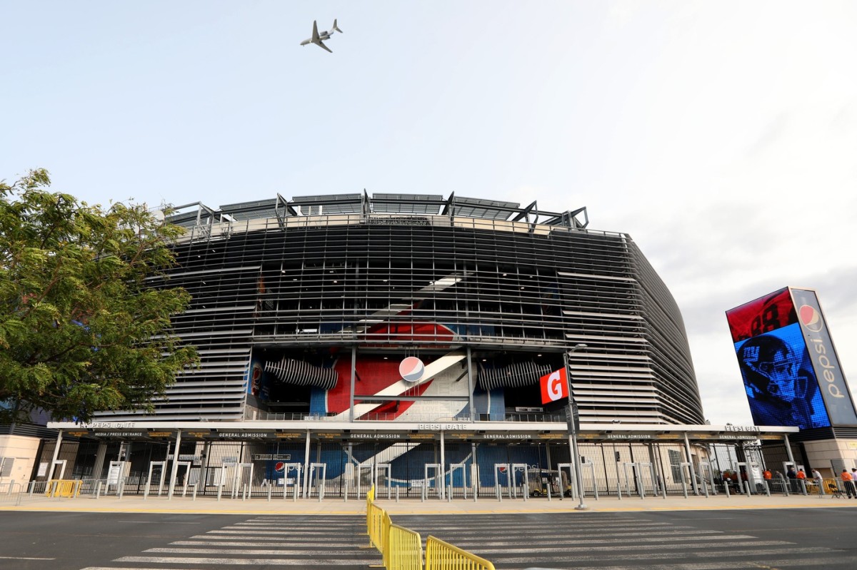 MetLife Stadium is the scene for Week 1 Monday Night Football as the Giants host the Steelers. However, the stadium will be free of fans due to the COVID-19 pandemic. Monday, September 14, 2020 Giants V Steelers Week 1.