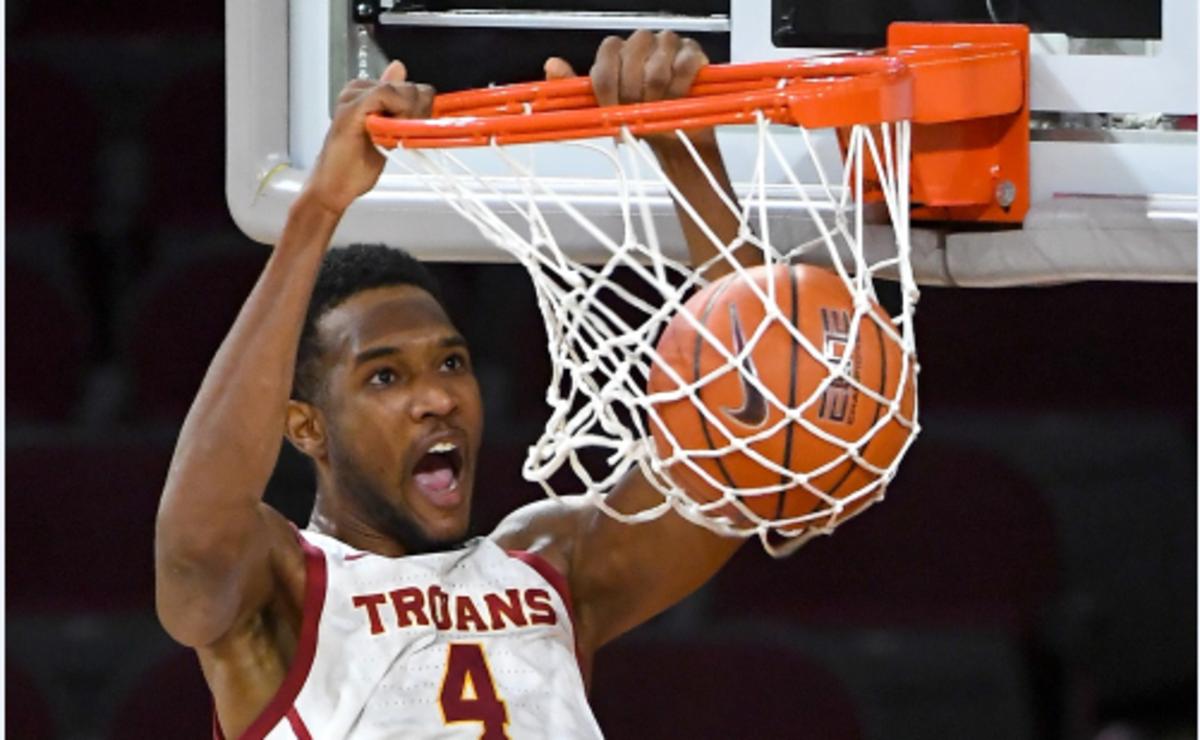 Pac-12 Basketball Notes: Who's In NCAA Tourney? Bill Walton Experience, Etc.