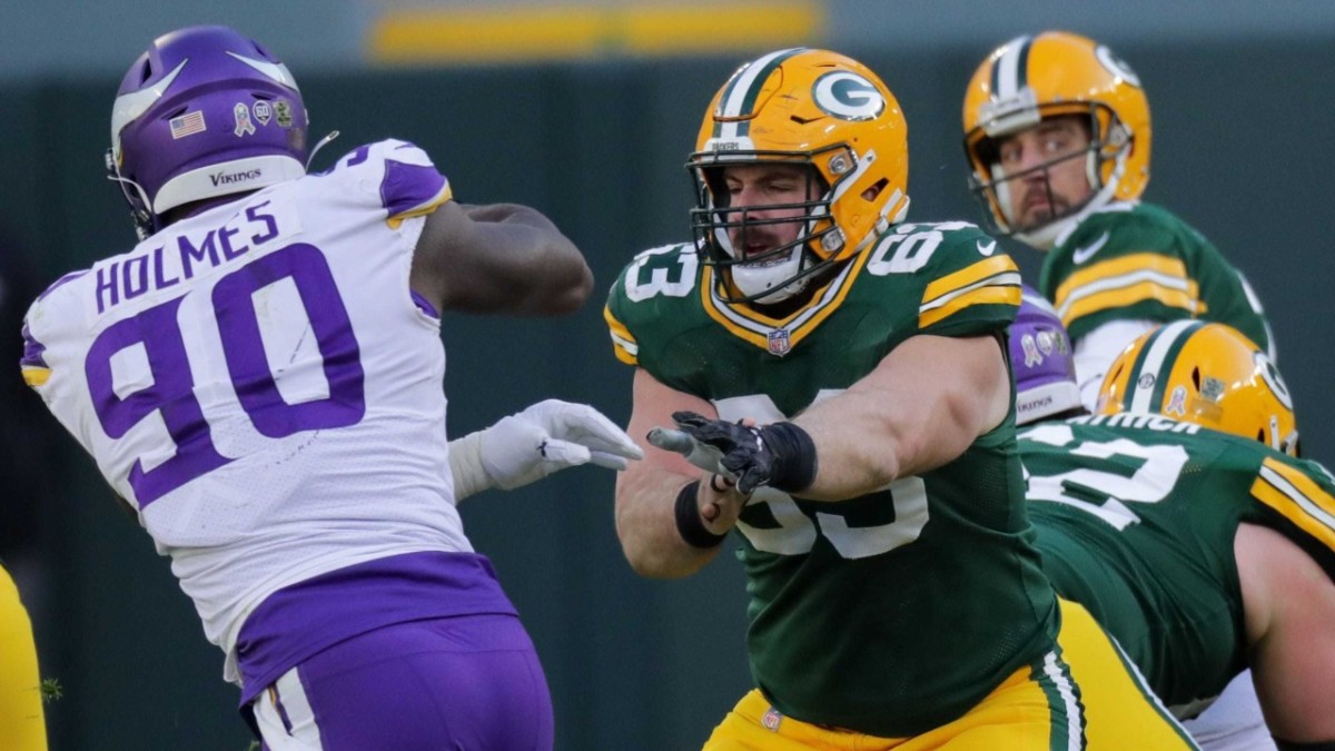 Free-Agent Center Corey Linsley does not expect to return to the packers