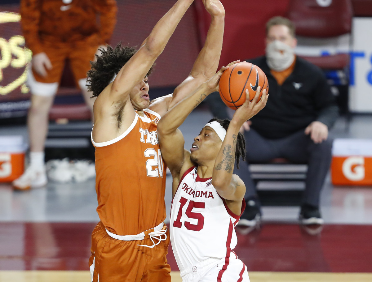 Longhorns Further Momentum With Win Over Sooners 69 65 Sports
