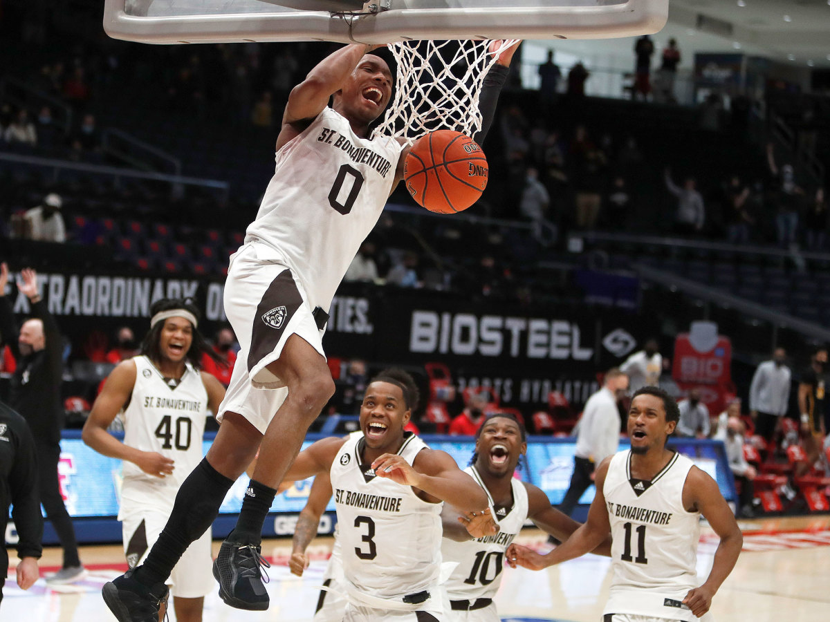St. Bonaventure's Kyle Lofton dunks