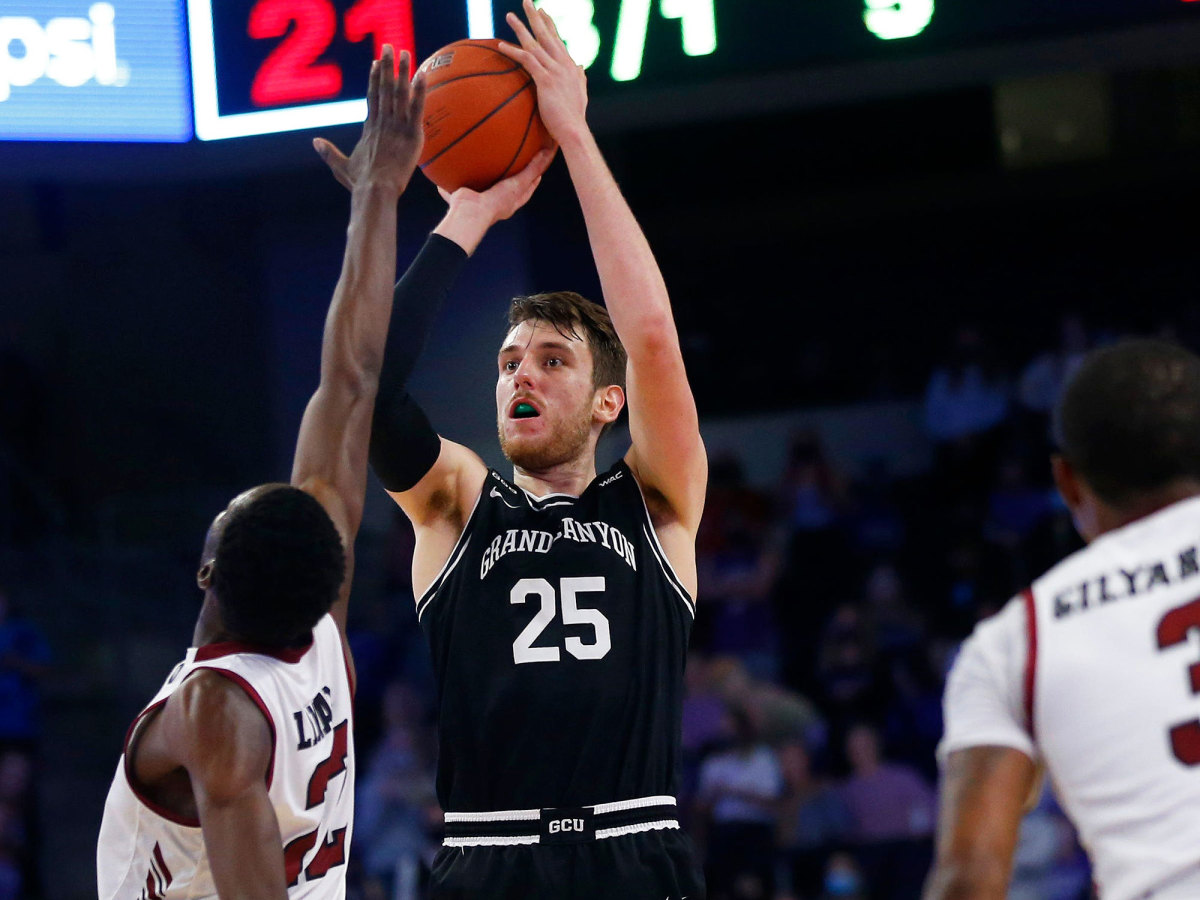 Grand Canyon's Alessandro Lever shoots