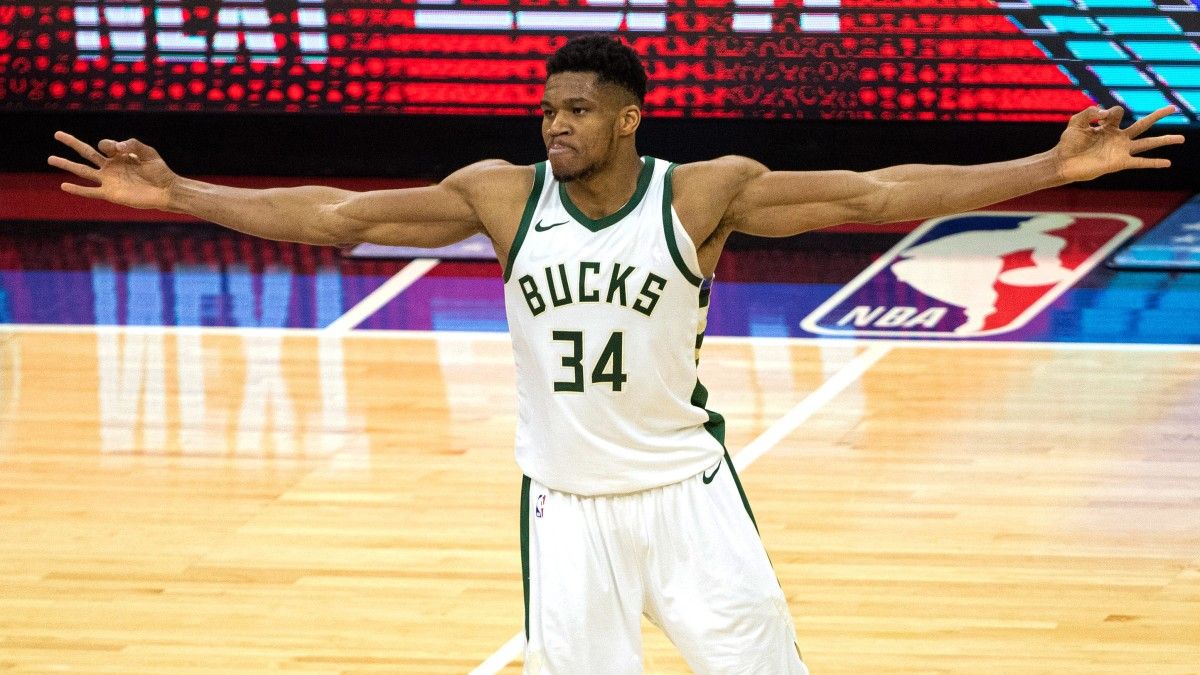 Philly Special: Giannis Orders Cheesesteak After Beating 76ers - Sports Illustrated