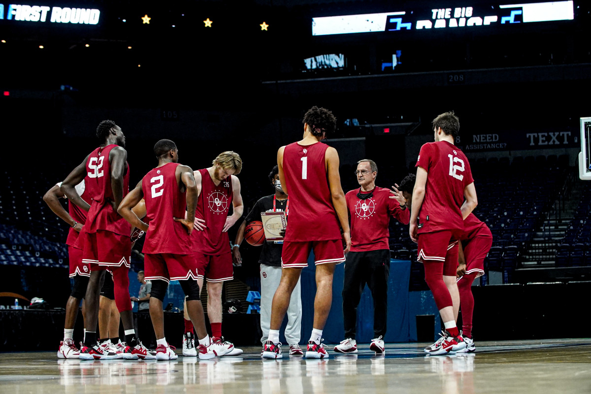 Video games, Netflix and homework Oklahoma Sooners thriving amidst