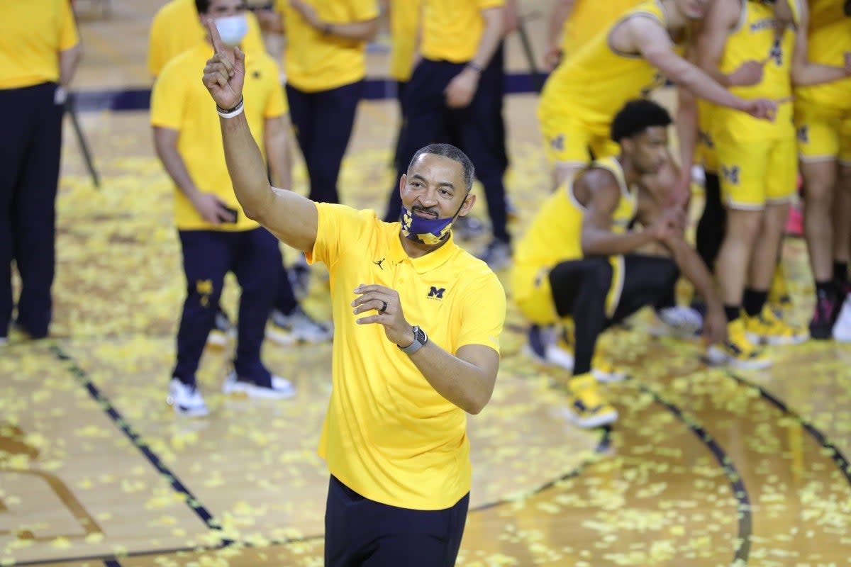 College Hoops on FOX - Michigan Basketball's Juwan Howard is the first  person to both play and coach in an NCAA Tournament as a No. 1 seed since  seeding began in 1979 〽️👏
