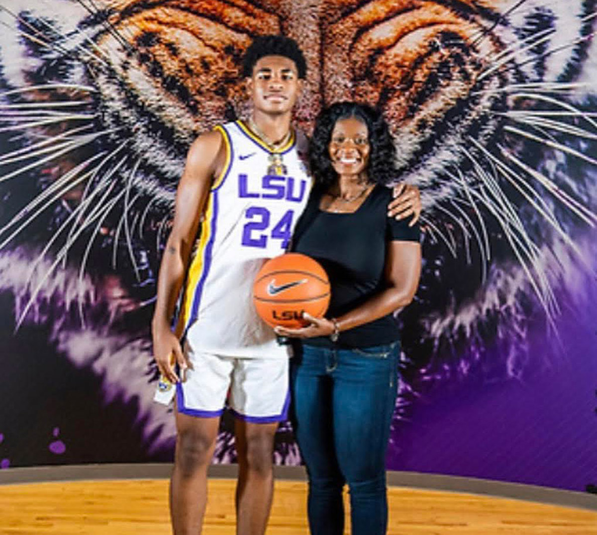 Cameron Thomas: LSU star fueled by bond with mom - Sports Illustrated