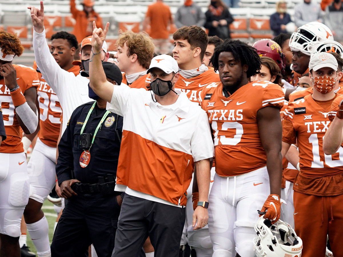 Tom Herman stands for 'The Eyes of Texas'