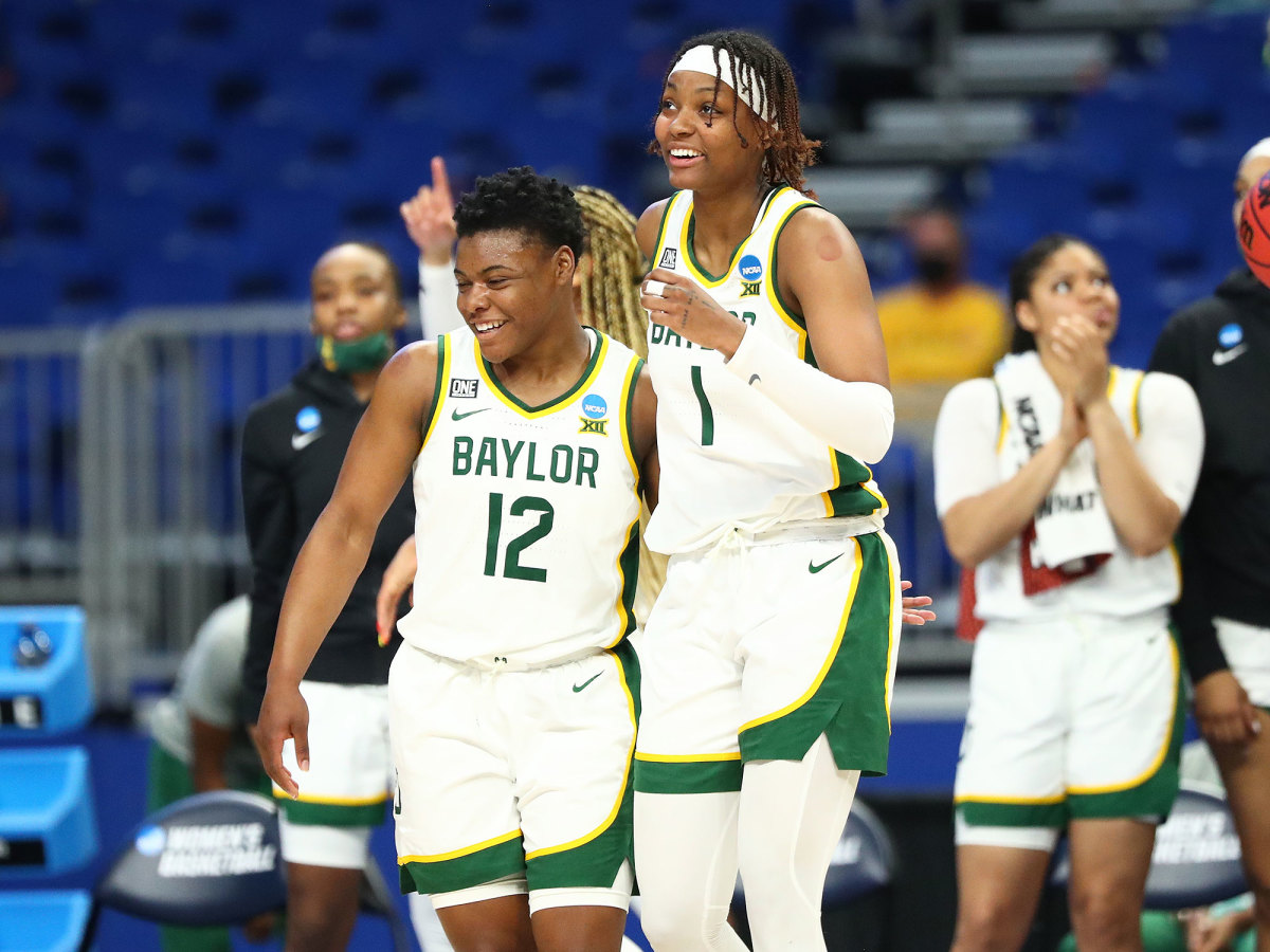 Baylor's Moon Ursin and NaLyssa Smith