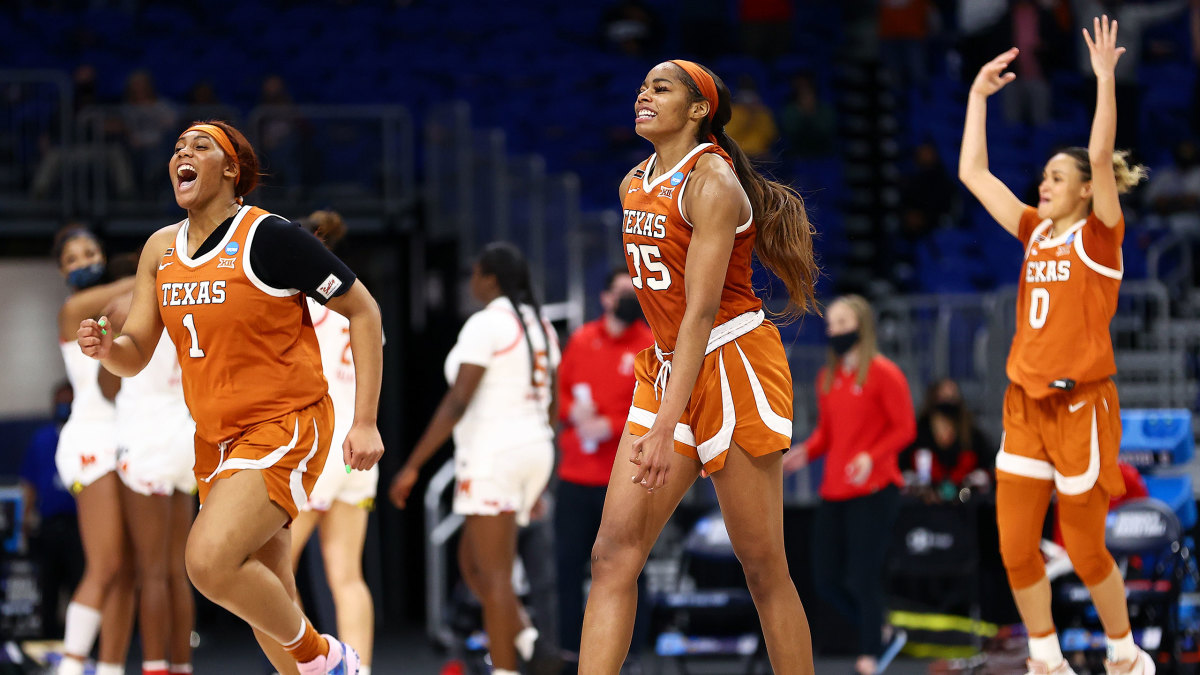 Texas celebrates its upset of Maryland