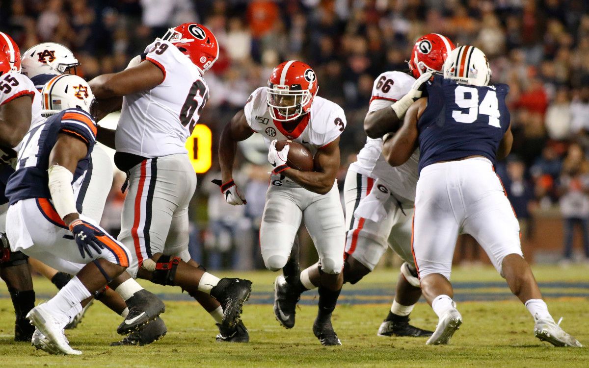 Zamir White stares down a safety in the box versus Auburn