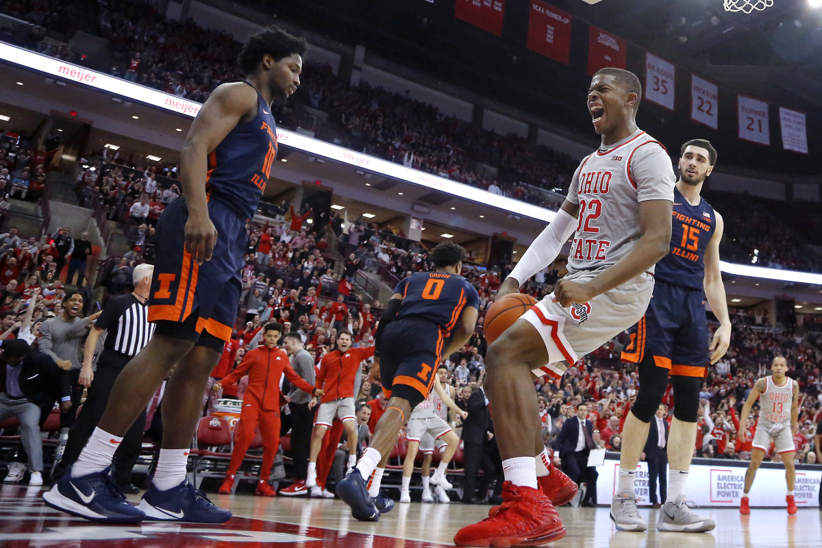 Ohio State Buckeyes forward E.J. Liddell (32)celebrates after his dunk during the second half against the Illinois Fighting Illini at Value City Arena.