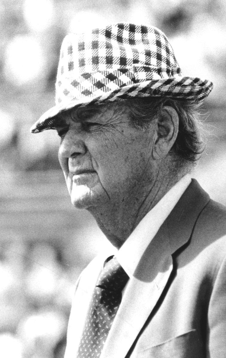 Daily Dose of Crimson TideAlabama footballHoundstoothBear Bryant Sports Illustrated Alabama