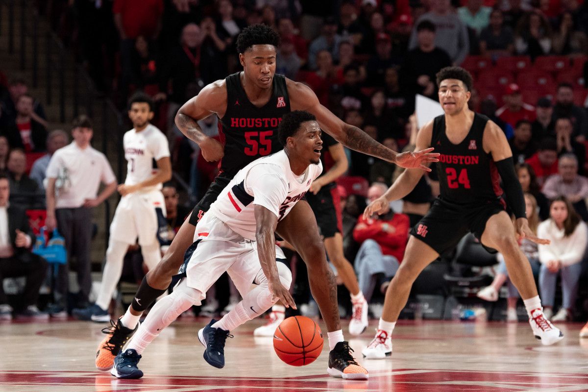 Alterique Gilbert takes on Houston in American Conference play.