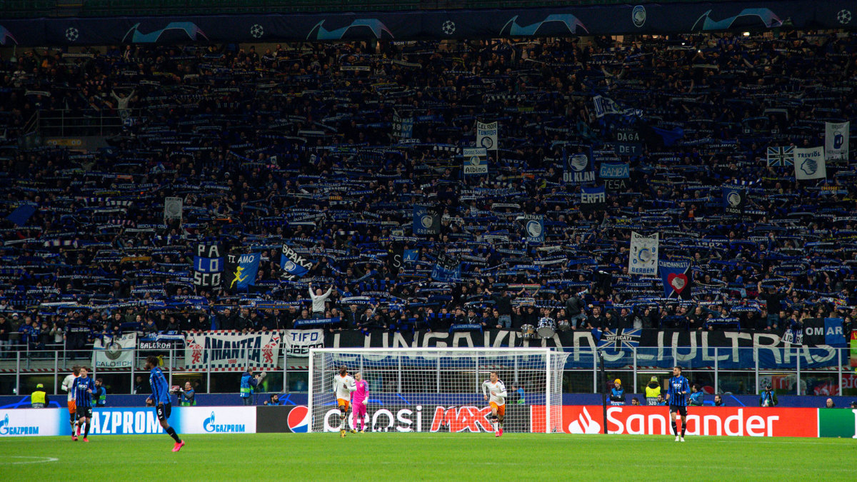 Atalanta played Valencia in the Champions League in the San Siro in Milan