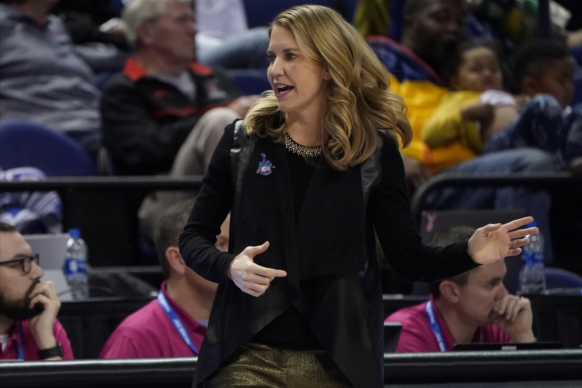 BC Bulletin Awards 201920 Joanna BernabeiMcNamee Is Coach of the