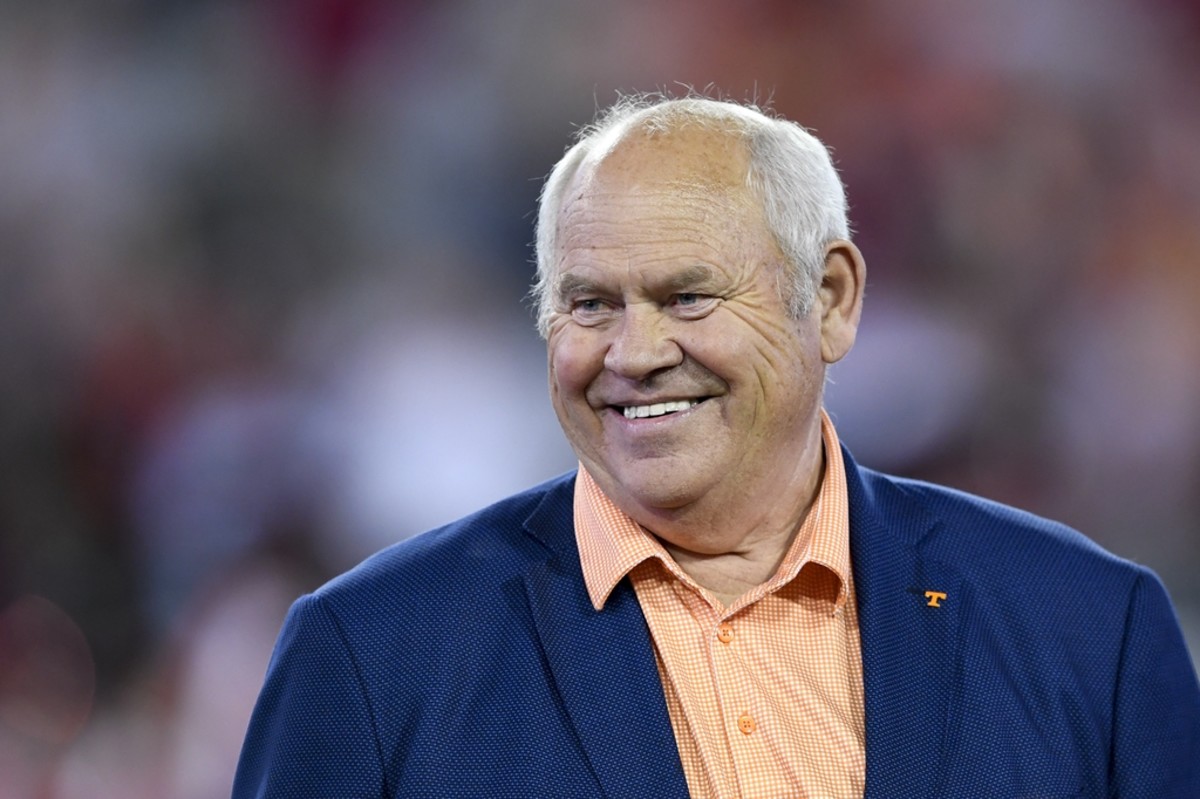 Phillip Fulmer urges social distancing due to Covid19 Sports