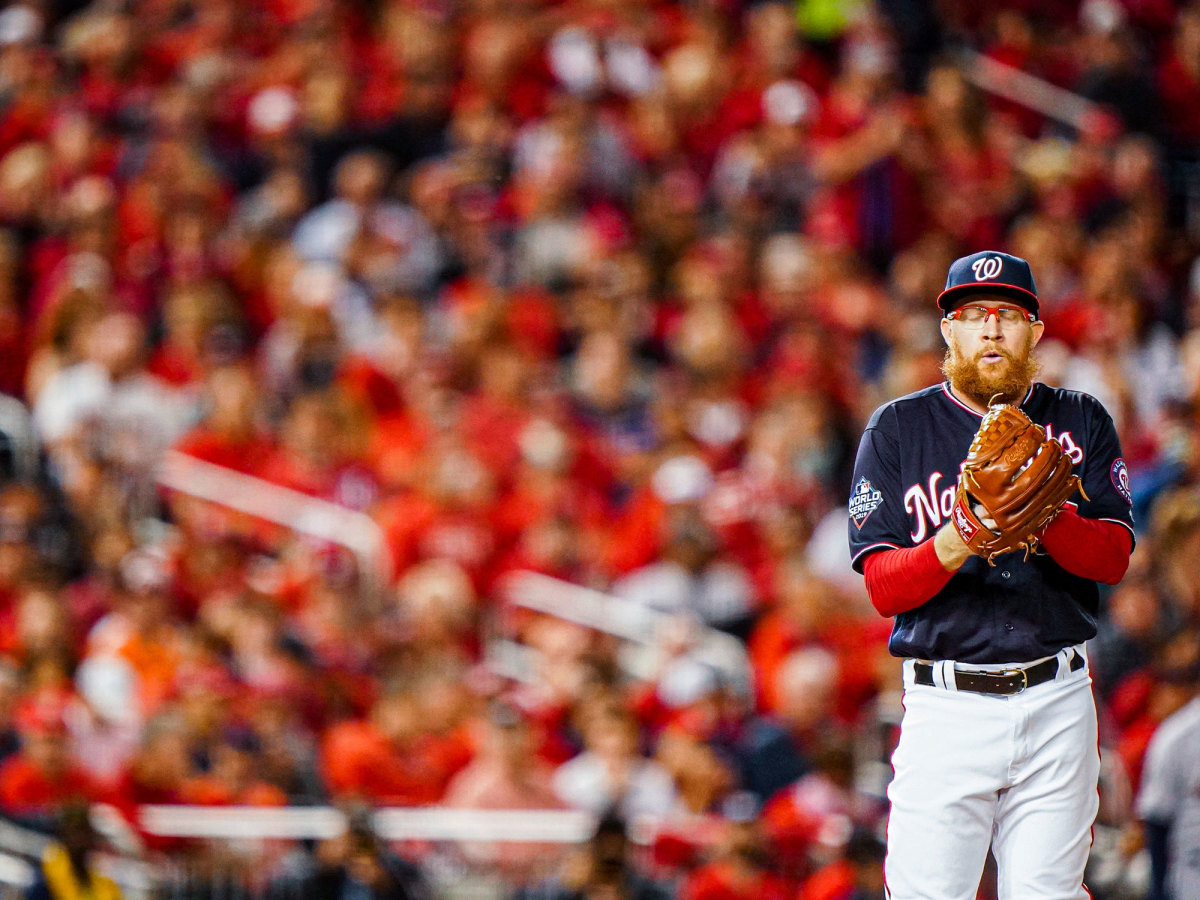 sean-doolittle-pitching