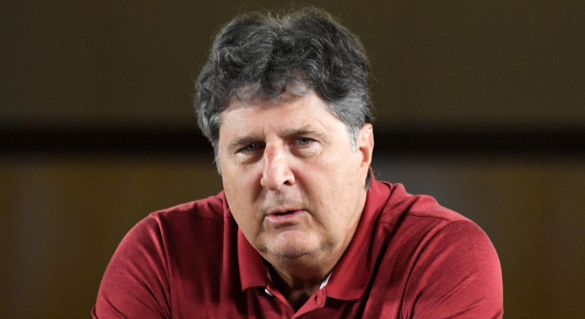 College football coaches adjust to home life under coronavirus - Sports ...