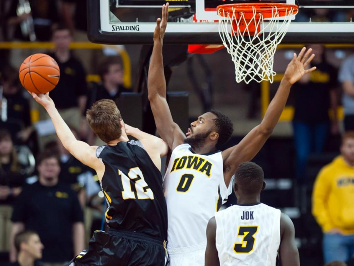 Catching Up Olaseni Stays Safe In Quarantine Sports Illustrated Iowa