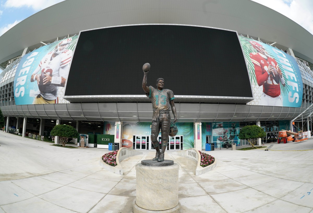 The Dan Marino statue in front of Hard Rock Stadium
