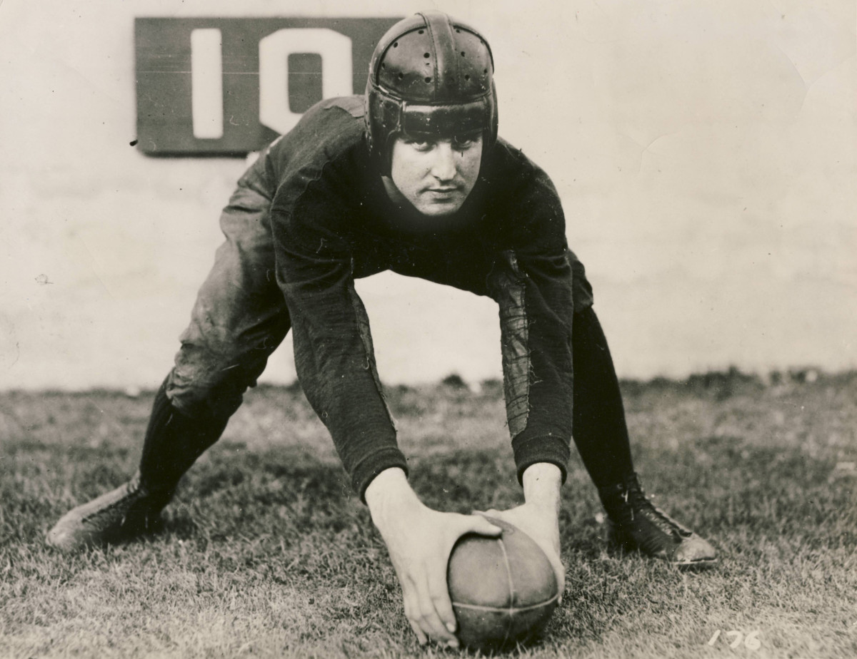 Who were Cal's top athletes each year in the 1930s? Sports