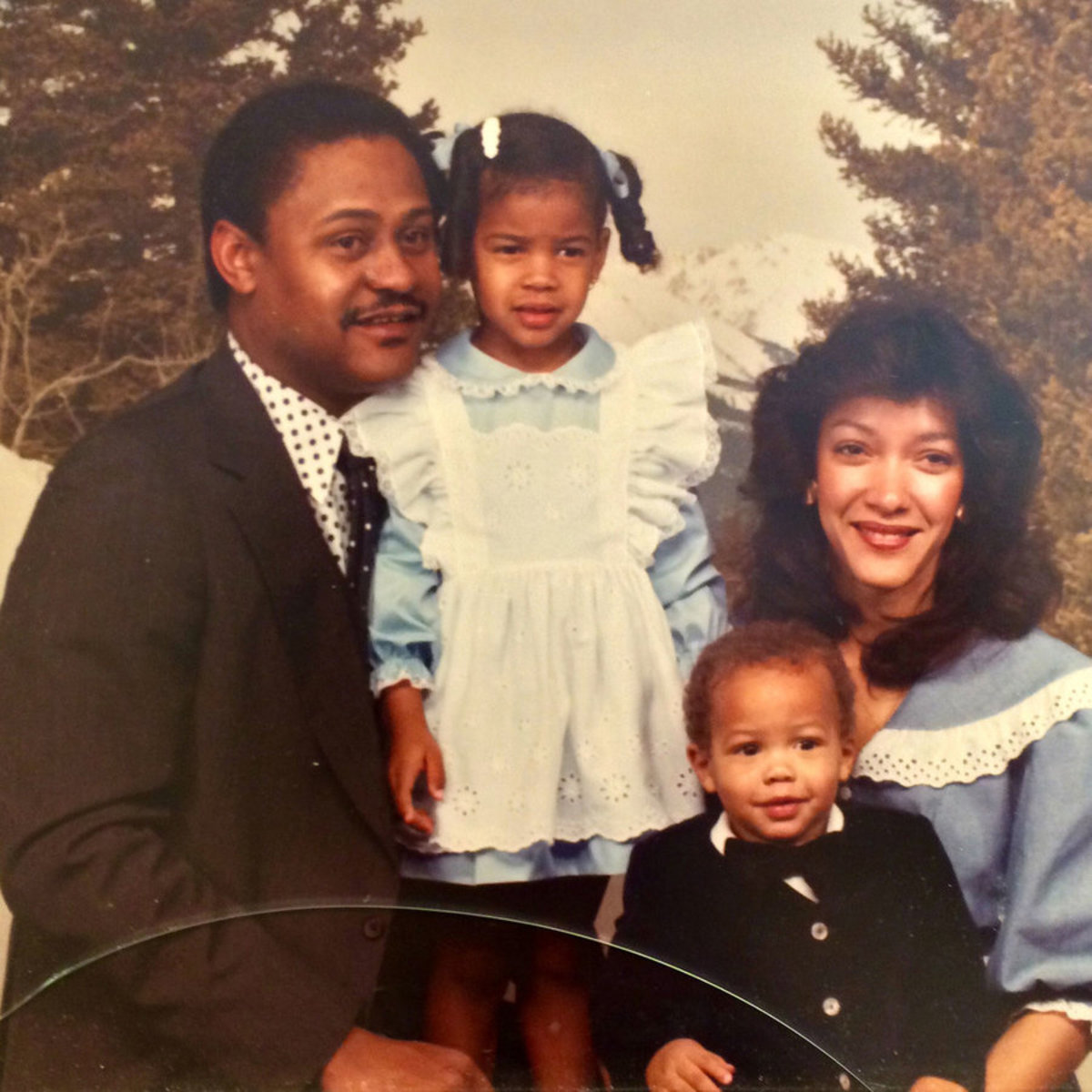 Lee Family Photo with Bivian Lee II, daughter Tamica, wife Cynthia, and son Bivian "Sonny" Lee III