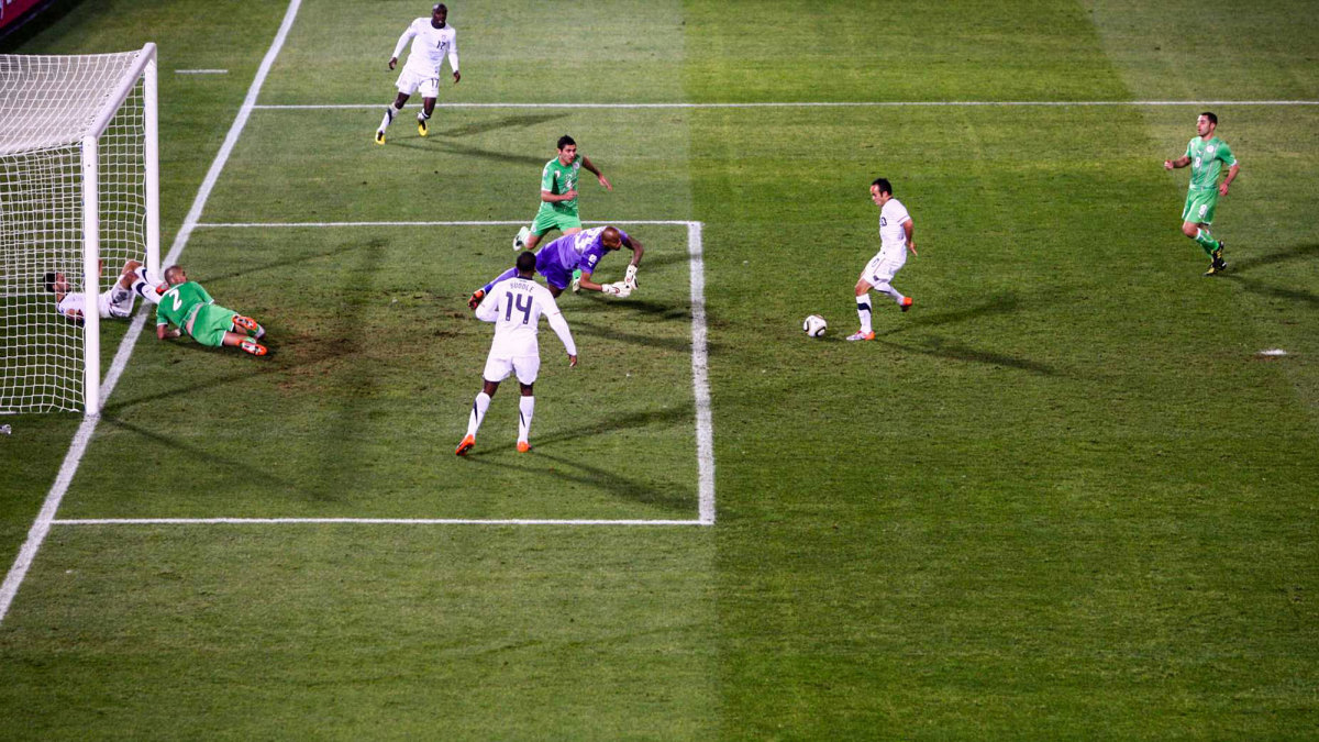 Landon Donovan scores vs. Algeria in the 2010 World Cup